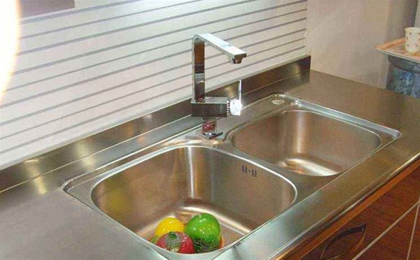 為大家細說不銹鋼水槽的工藝和鑒別是什么？