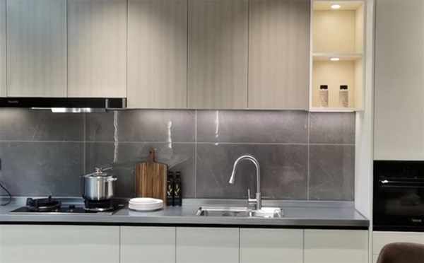 廚房翻新櫥柜換什么好？不銹鋼成家庭新選擇