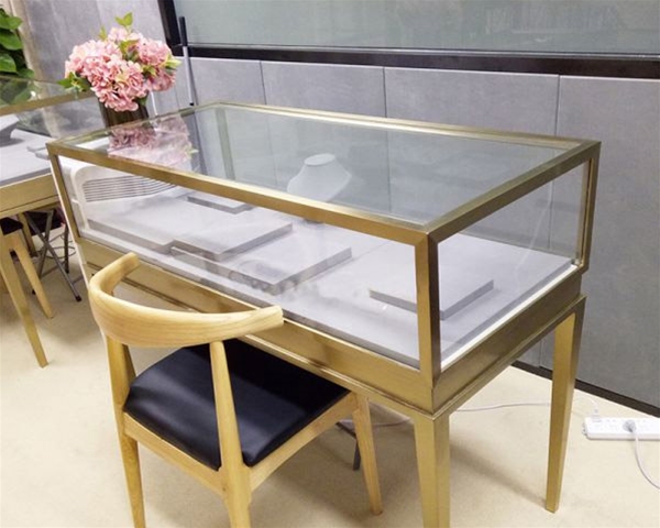 鈦金不銹鋼展柜